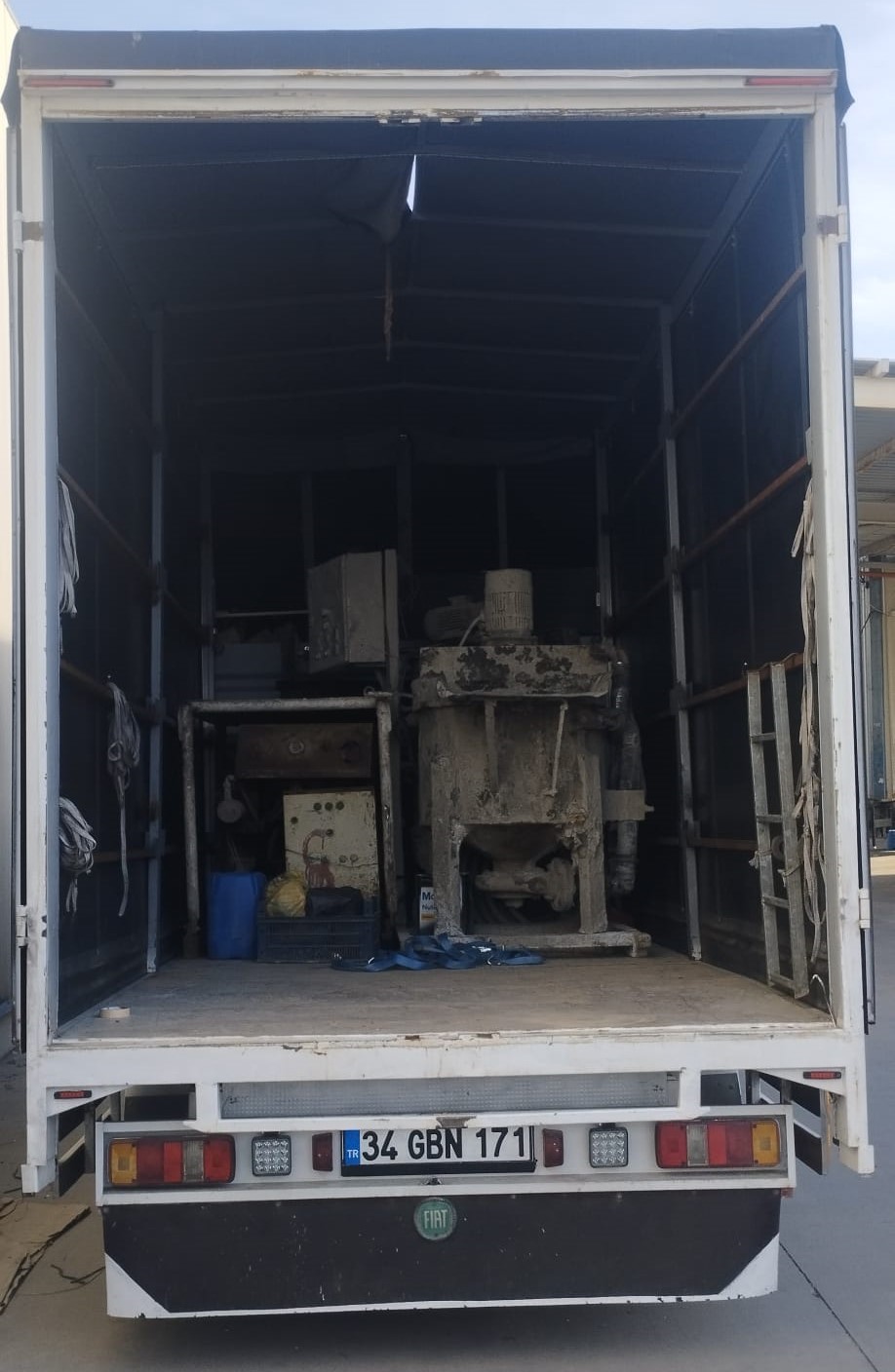 Antalya İstanbul İnşaat Makinesi ve Paletli Ürün Taşıma Hizmeti görseli 2